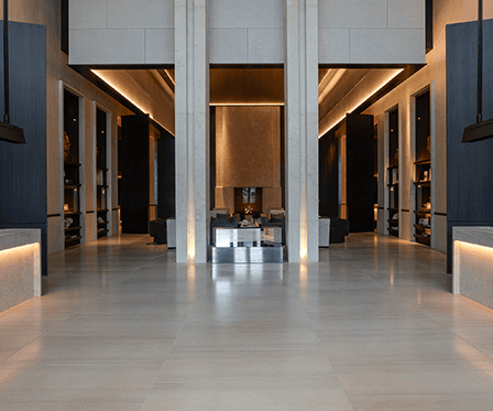 Eleganz in Stein: Entdecken Sie die prachtvolle Renovierung des Hotel La Réserve