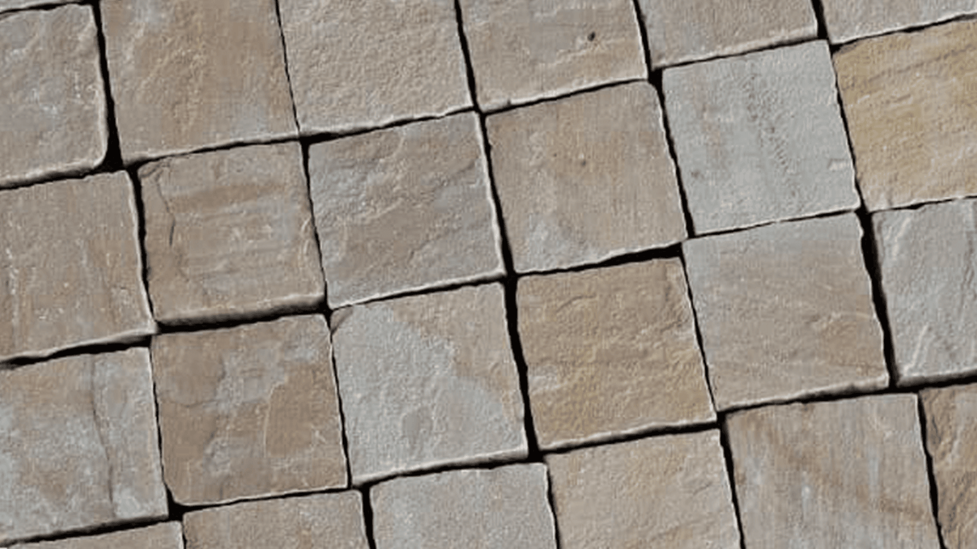 Brut, côtés clivés