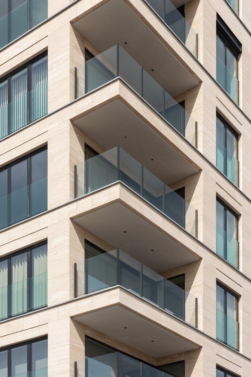 Travertino Cladding FAÇADE CLADDING IN TRAVERTINO ROMANO CLASSICO VEIN CUT LIGHT